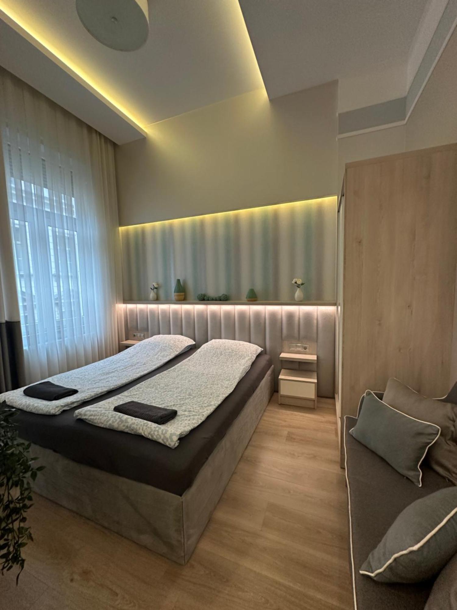 Revay 20 By Corall Apartmán
