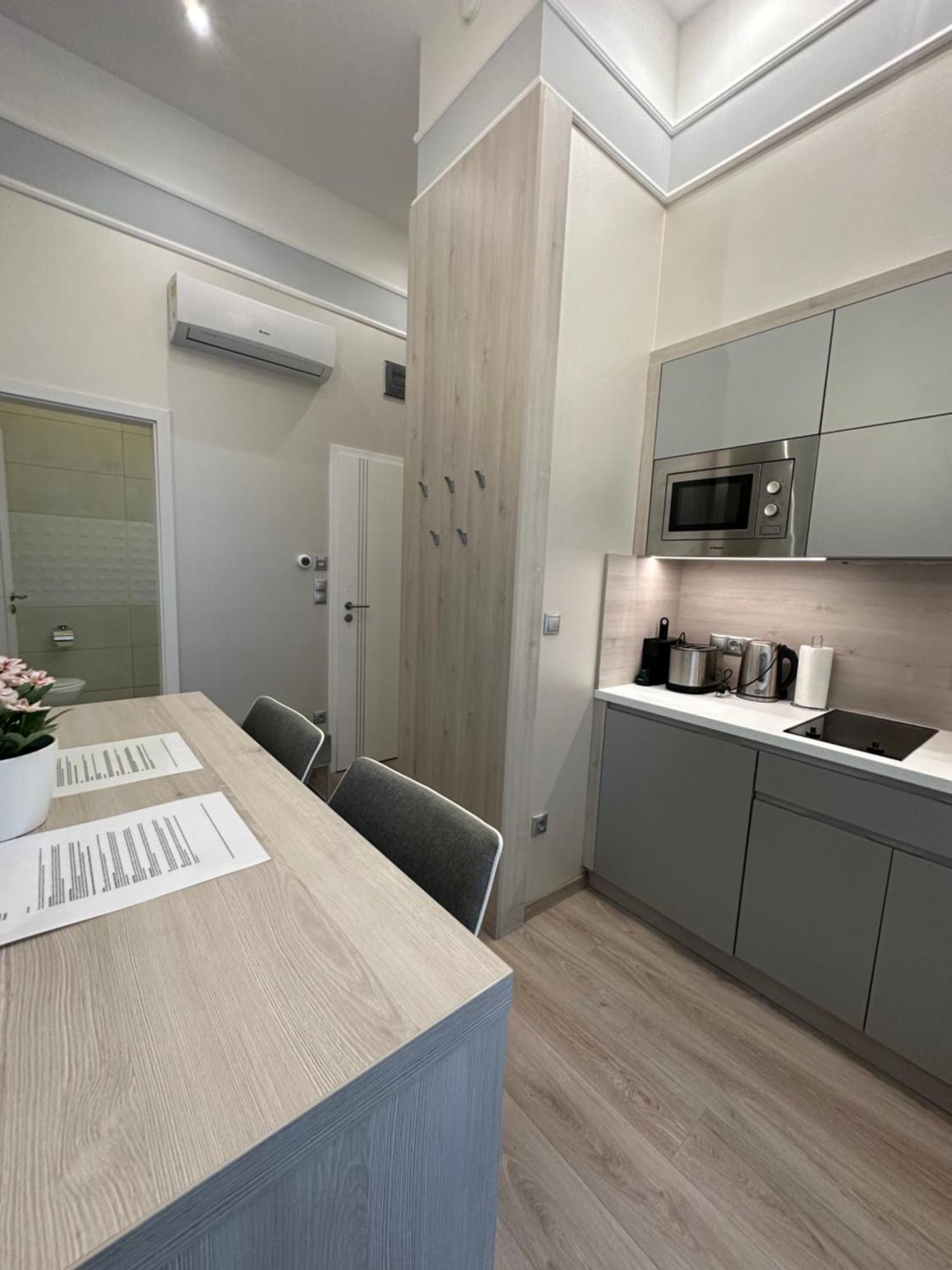 Revay 20 By Corall * Budapeszt